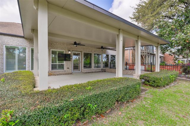 20 Golfview Manor Road, Huntsville, TX 77340