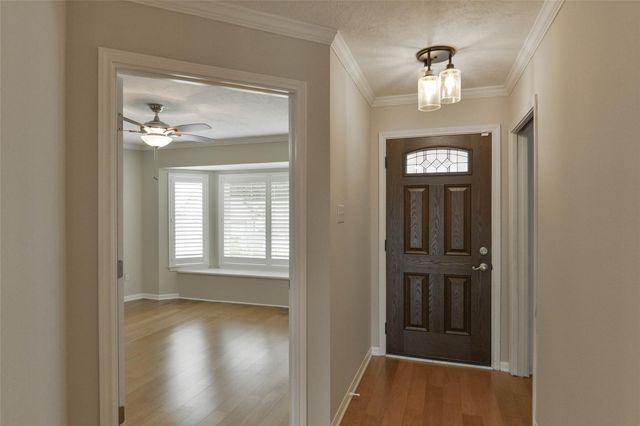 20 Golfview Manor Road, Huntsville, TX 77340