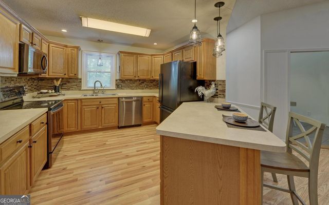567 Cedar Pond Road, Hartwell, GA 30643