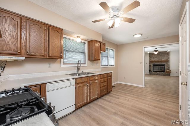 30 Williamsburg Lane, Glen Carbon, IL 62034