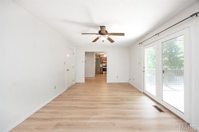 30 Williamsburg Lane, Glen Carbon, IL 62034