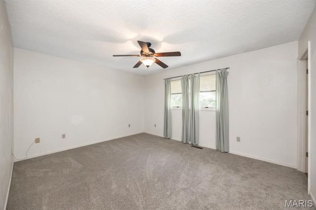 30 Williamsburg Lane, Glen Carbon, IL 62034