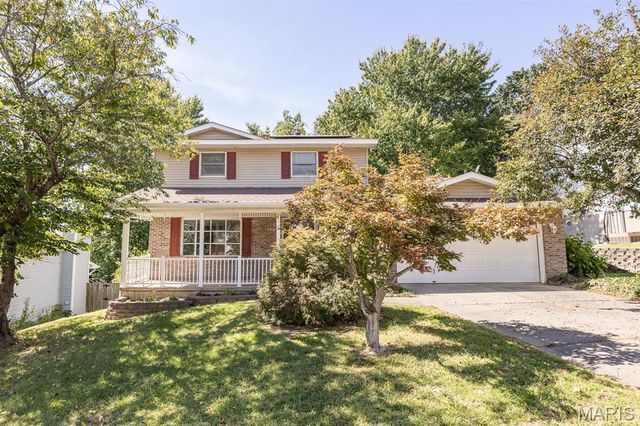 30 Williamsburg Lane, Glen Carbon, IL 62034