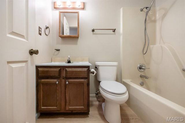30 Williamsburg Lane, Glen Carbon, IL 62034