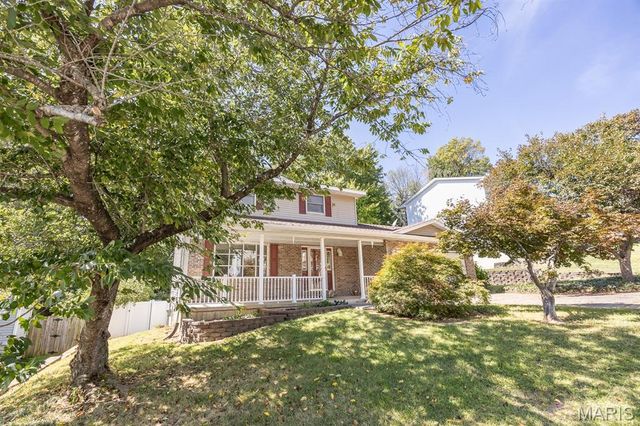30 Williamsburg Lane, Glen Carbon, IL 62034