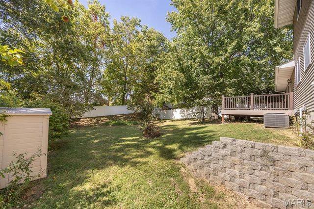 30 Williamsburg Lane, Glen Carbon, IL 62034