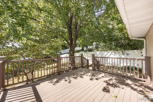 30 Williamsburg Lane, Glen Carbon, IL 62034
