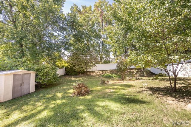 30 Williamsburg Lane, Glen Carbon, IL 62034