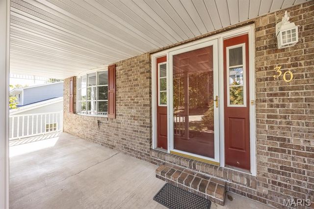 30 Williamsburg Lane, Glen Carbon, IL 62034
