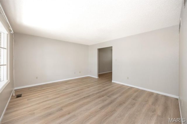 30 Williamsburg Lane, Glen Carbon, IL 62034