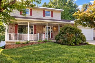 30 Williamsburg Lane, Glen Carbon, IL 62034