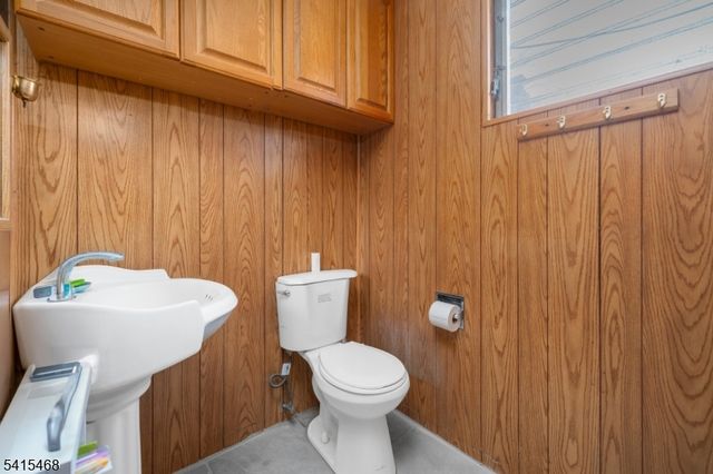 8 Cornell Way, Hopatcong Boro, NJ 07843