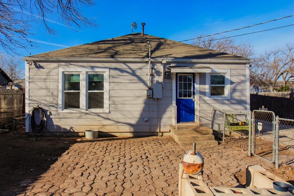 Image 26 of property listing at 206 N Van Buren St, San Angelo, TX 76901