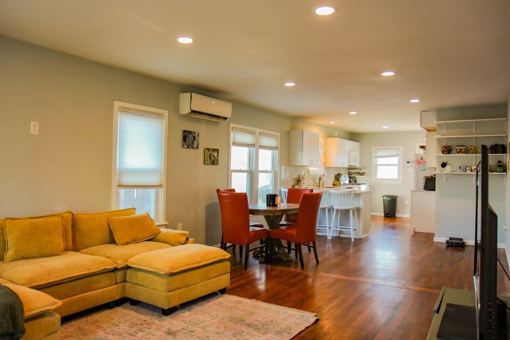 Image 7 of property listing at 206 N Van Buren St, San Angelo, TX 76901