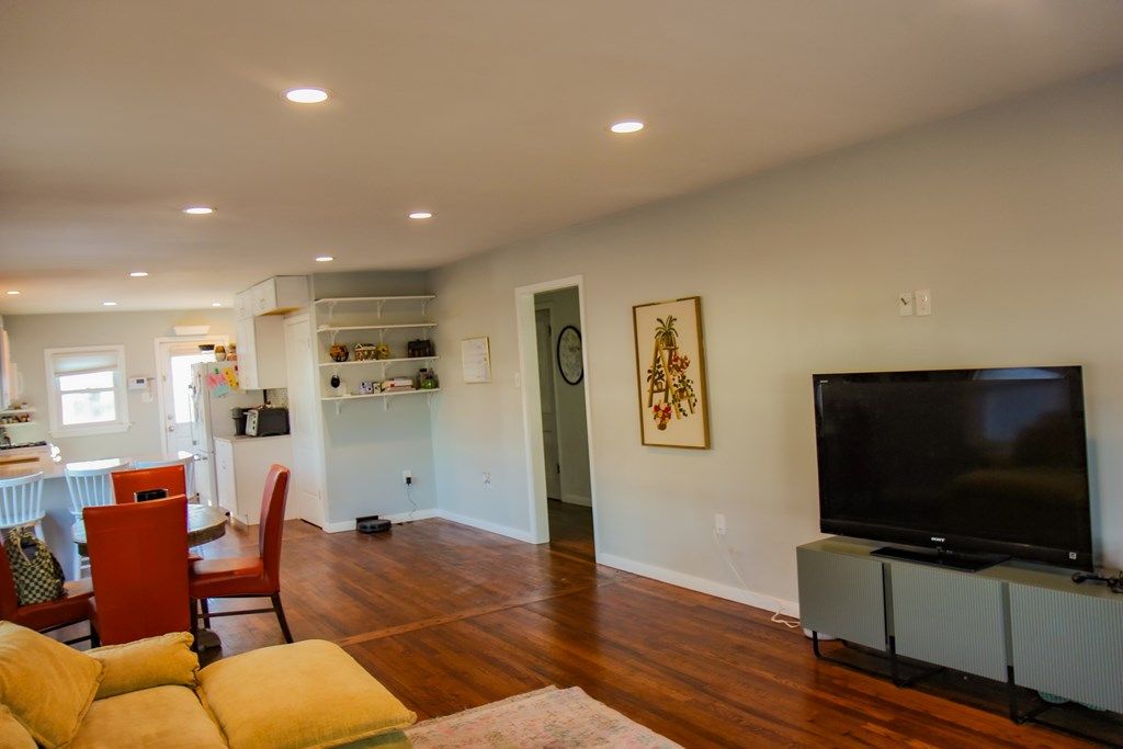 Image 8 of property listing at 206 N Van Buren St, San Angelo, TX 76901