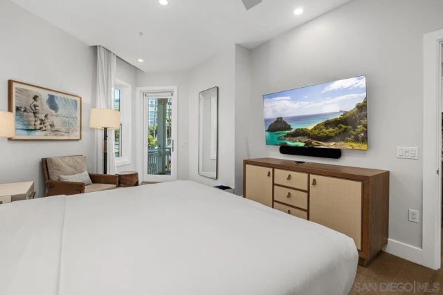 1500 Orange Ave Res 17, Coronado, CA 92118