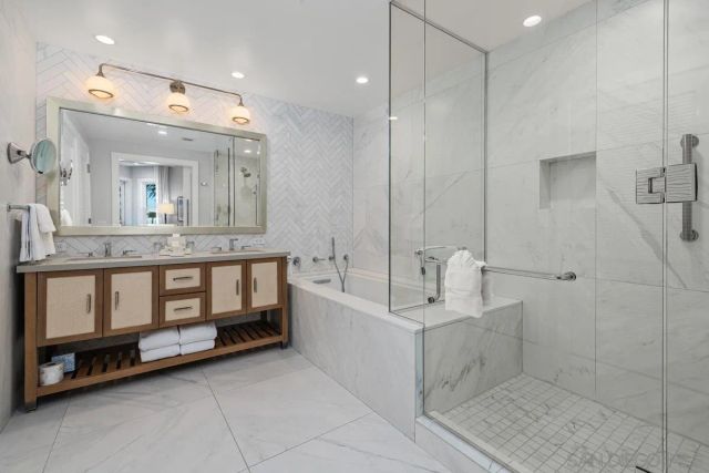 1500 Orange Ave Res 17, Coronado, CA 92118
