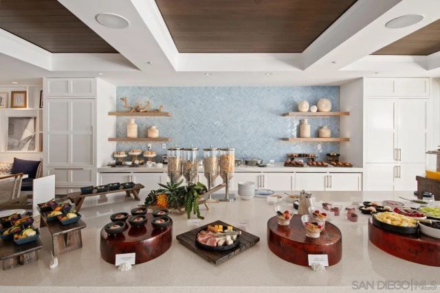 1500 Orange Ave Res 17, Coronado, CA 92118
