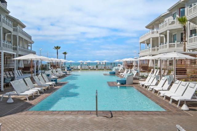 1500 Orange Ave Res 17, Coronado, CA 92118