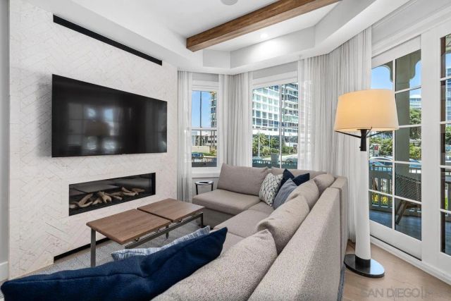 1500 Orange Ave Res 17, Coronado, CA 92118