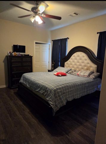 542 Coolwood Drive, Houston, TX 77013