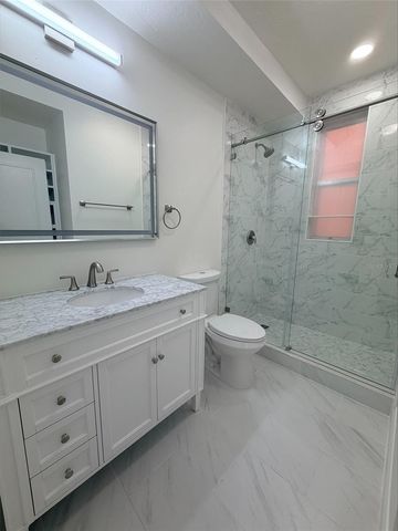 1221 N PALM AVENUE 204, Sarasota, FL 34236