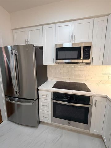 1221 N PALM AVENUE 204, Sarasota, FL 34236