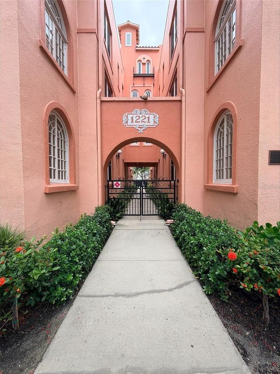 1221 N PALM AVENUE 204, Sarasota, FL 34236