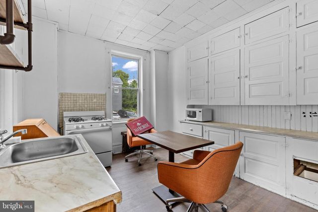 2201 WALNUT ST, Harrisburg, PA 17103