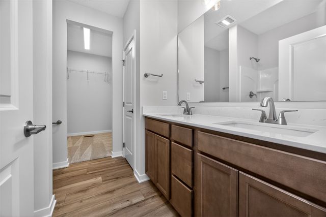 16516 Bentwood Drive, Urbandale, IA 50323