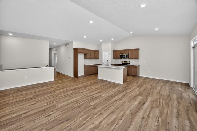 16516 Bentwood Drive, Urbandale, IA 50323