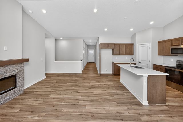 16516 Bentwood Drive, Urbandale, IA 50323