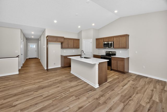 16516 Bentwood Drive, Urbandale, IA 50323