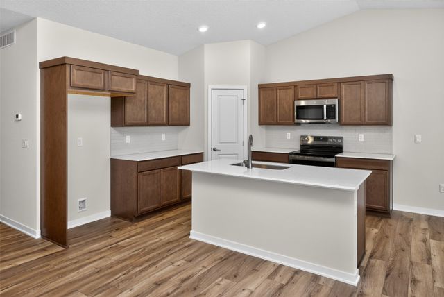 16516 Bentwood Drive, Urbandale, IA 50323