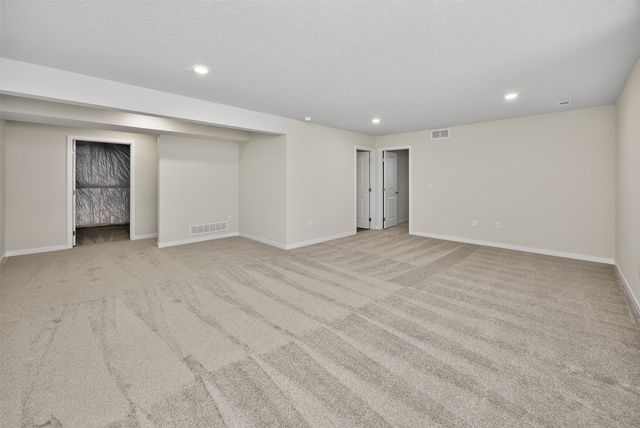 16516 Bentwood Drive, Urbandale, IA 50323