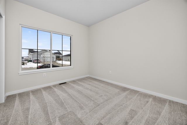 16516 Bentwood Drive, Urbandale, IA 50323