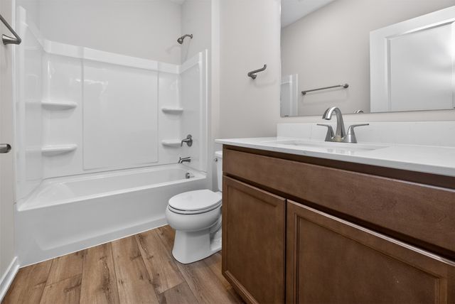 16516 Bentwood Drive, Urbandale, IA 50323