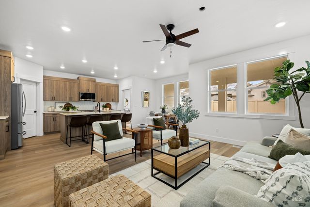 4642 N Maple Grove Rd, Boise, ID 83704