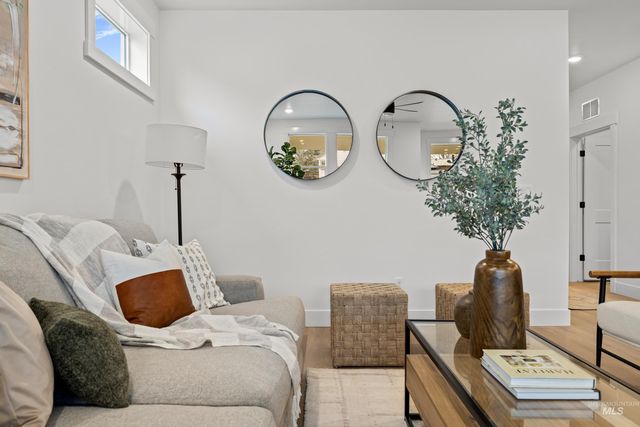 4642 N Maple Grove Rd, Boise, ID 83704