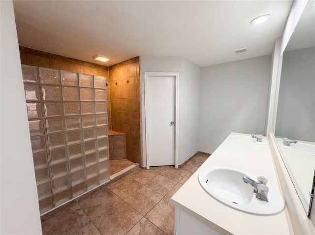 308 Teakwood Lane, Lewisville, TX 75067