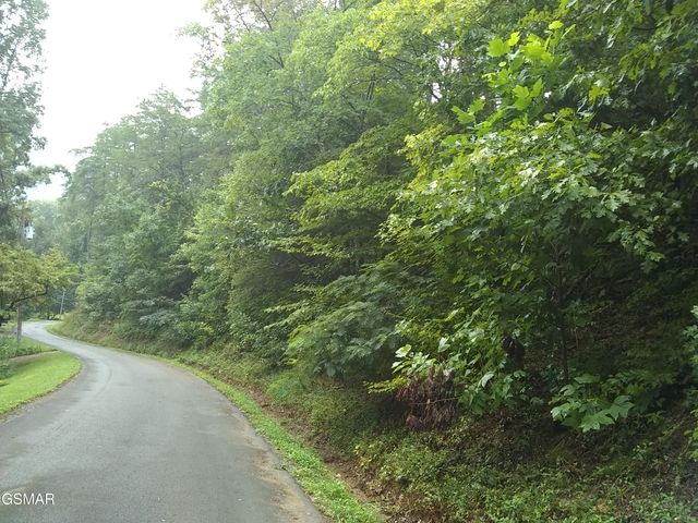 23 Walden Ridge Road, Sevierville, TN 37862