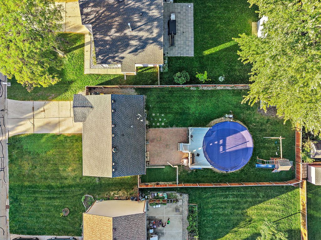 637 Tahoe Court, Carol Stream, IL 60188 — photo 2