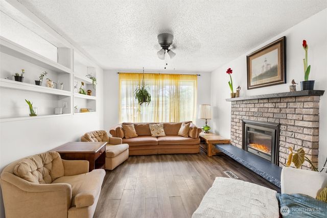 751 Peters Street, Raymond, WA 98577