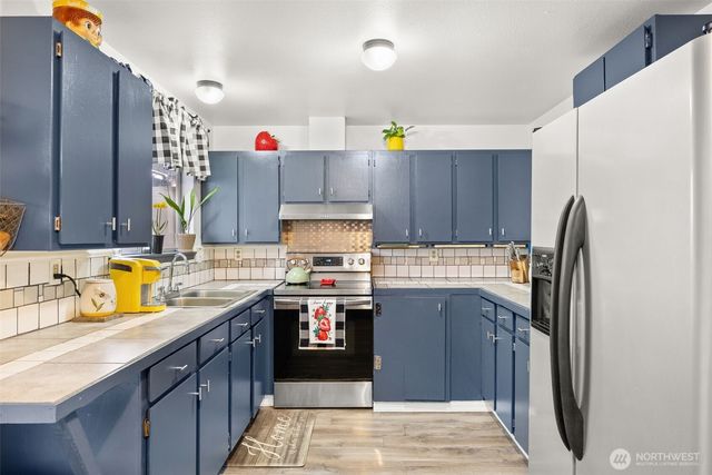 751 Peters Street, Raymond, WA 98577