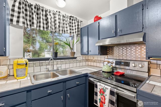 751 Peters Street, Raymond, WA 98577