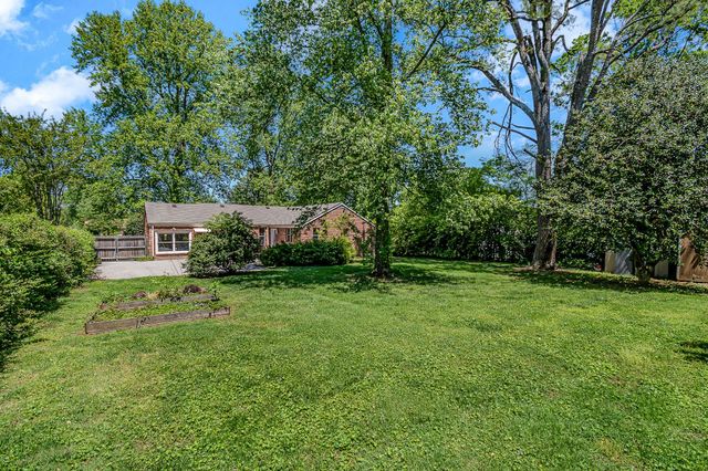 515 Brentlawn Dr, Nashville, TN 37220