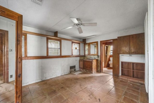 14201 Lund Carlson RD, Coupland, TX 78615