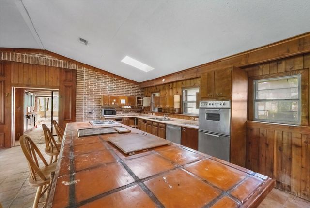 14201 Lund Carlson RD, Coupland, TX 78615