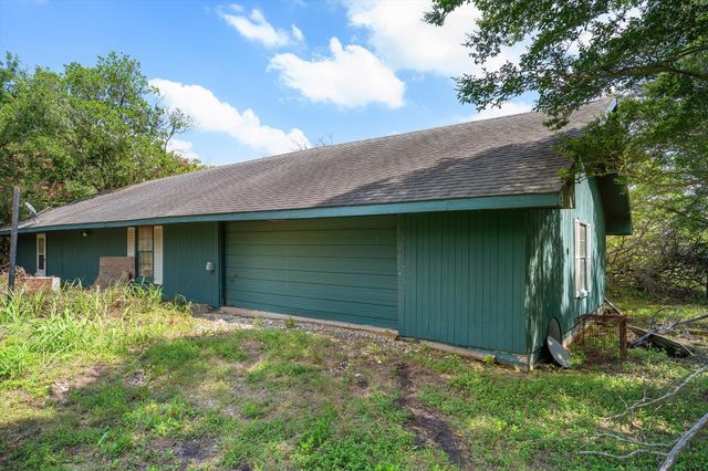 14201 Lund Carlson RD, Coupland, TX 78615
