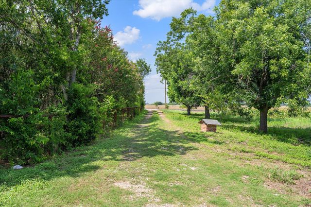 14201 Lund Carlson RD, Coupland, TX 78615